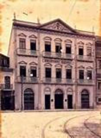 Proclama el titulo de "profesor de libros"