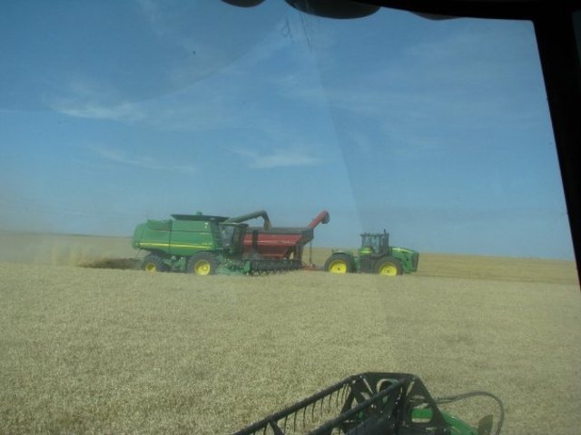 Empezamos empresa Neumiller Haveresting en dos mil tres.