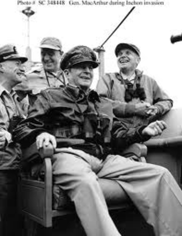 U.S. troops invade at Inchon