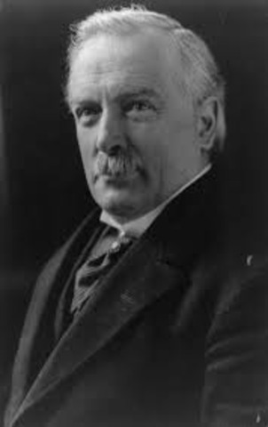 david lloyd george resigns