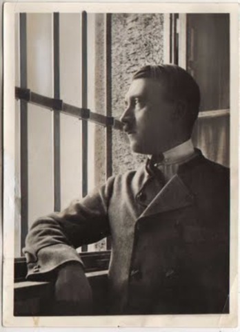 Hitler leaves the prision