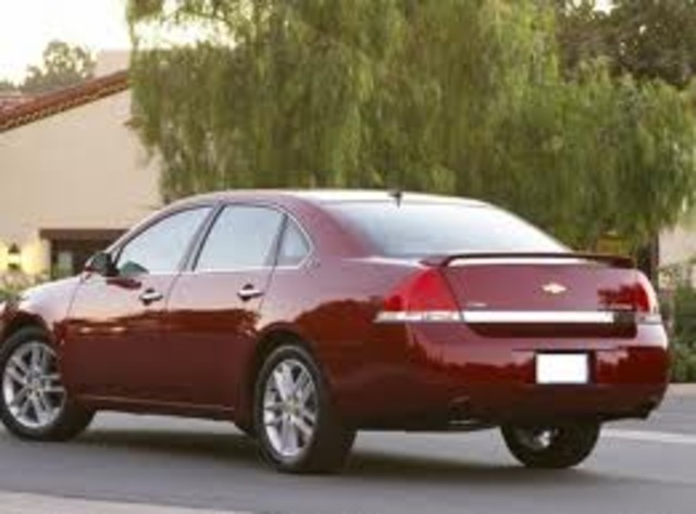 Mi padre dio un coche.