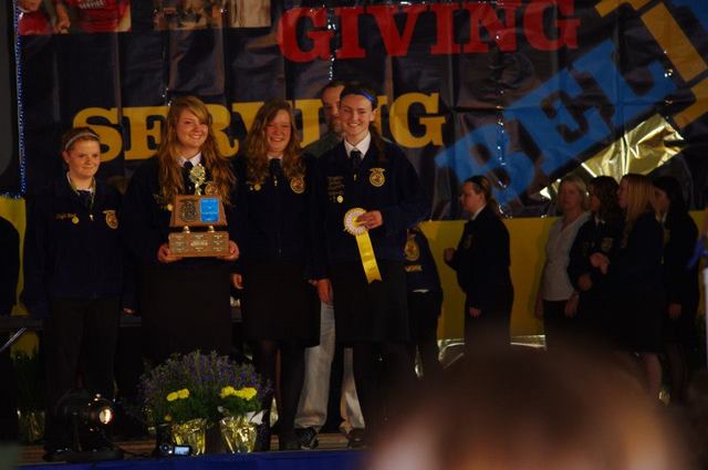 Nuestro equipo ganó la convención de FFA de estado para la floricultura.