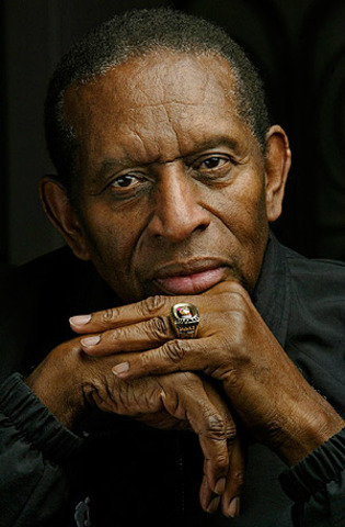 Earl Llyoyd:First African American to play in the NBA