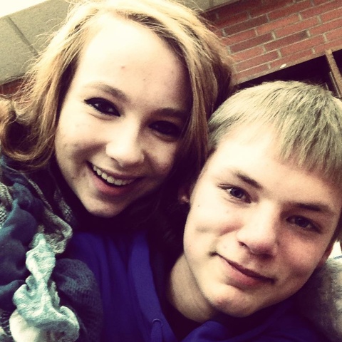 mi novio me invito a salir.