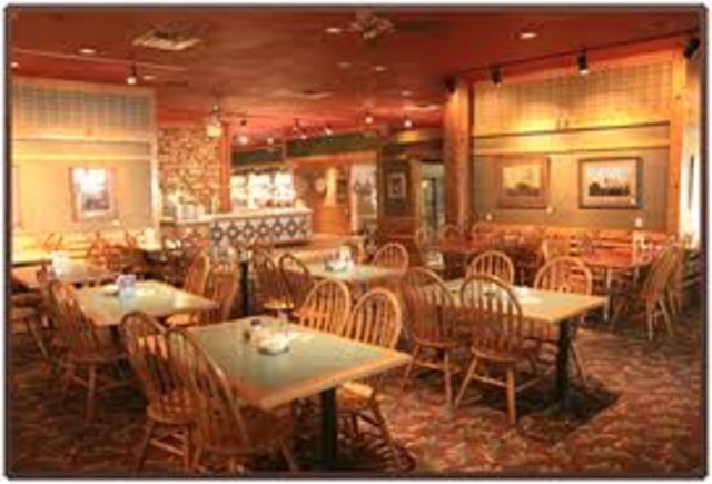 Tue mi primero trabajo en el restuarante.