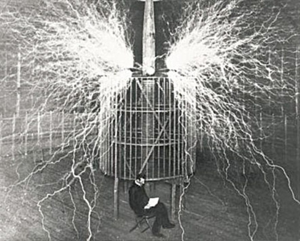 Tesla descubre los rayos X