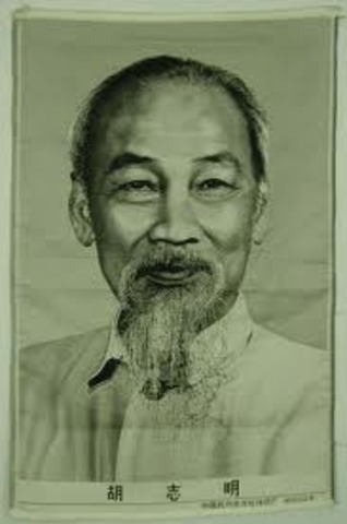 Ho Chi Minh establishes the Viet Minh