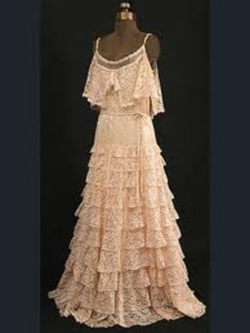 In 1937 the women wore sillk dresses.