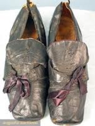 In early 1930's building called 'American Duchess'