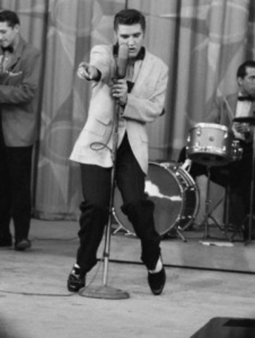 Elvis' First Song Recorded.