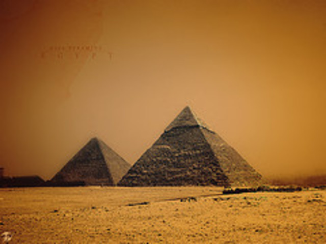 Santiagoe continues on his journey on to the pyramids.