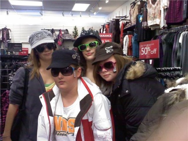 Nosotros celebrar el cumpleanos de mi abuela.