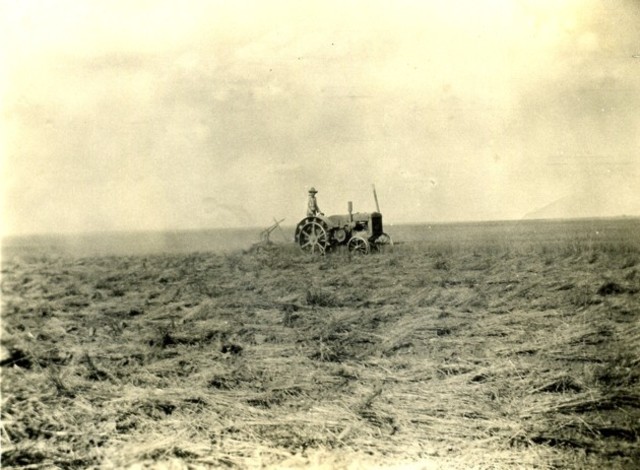 Roaring Twenties and Dirty Thirties    (1922 - 1938)