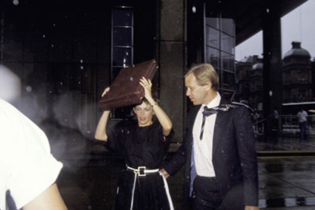 Lindy and Michael arrange a divorce