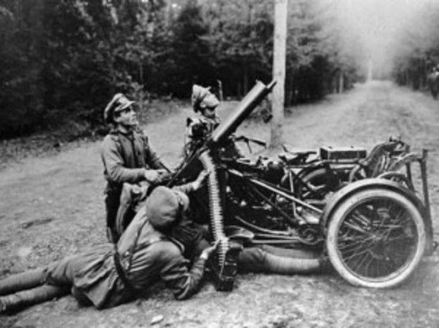 Germany declares war on Russia