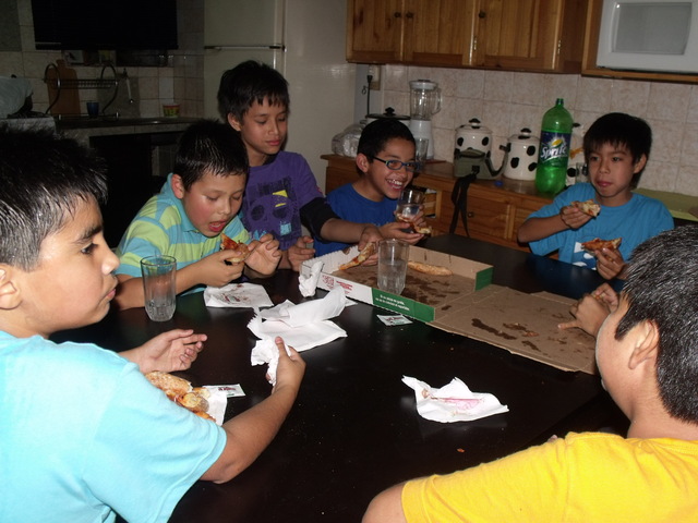 Mi primera pijamada en mi casa