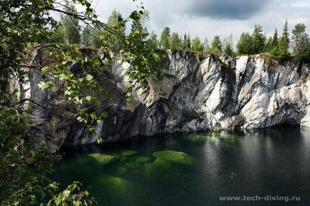Под крылом "Конторы строения"