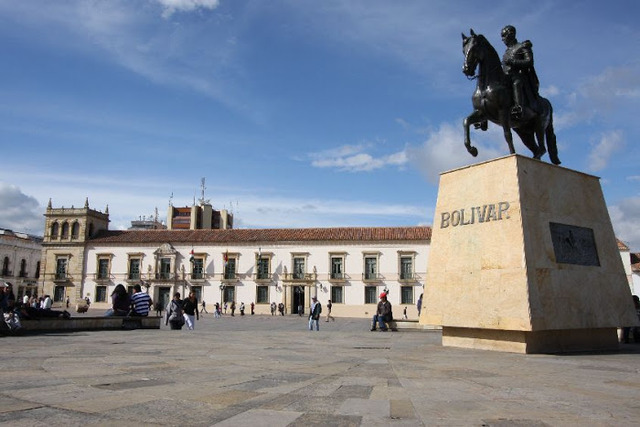 la Institución centró su sede en el Claustro Santo Domingo