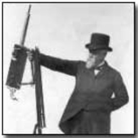 MAXIM INVENTS MACHINE GUN