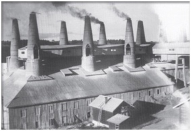 В 1820-е годы Санкт-Петербургский университет построил в Рускеала небольшой завод по производству извести, которая использовалась в строительстве университета.