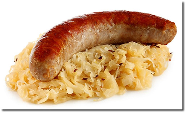 Müller und Felix gehen in das Bierzelt.