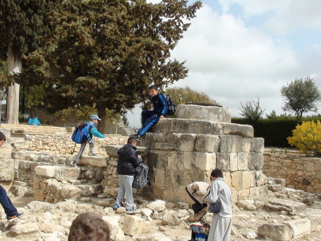 Δημιουργία του 1ου κάστρου από ...