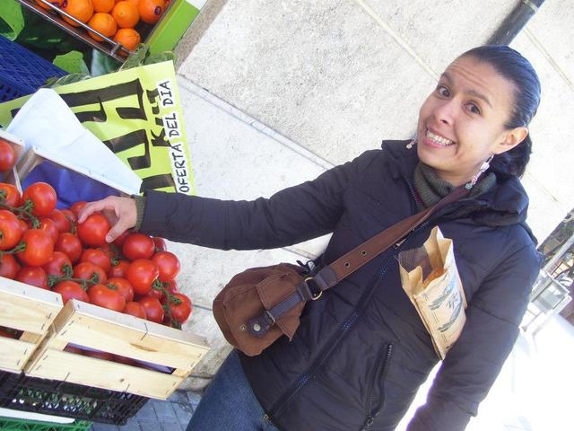 la `rimera compra, con los tomates