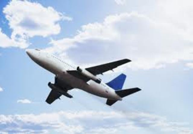 Felix will nach Berlin am Wachenende kommen.