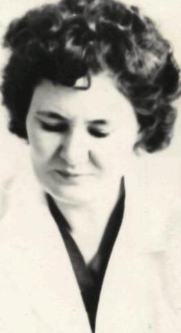 Гостеприимно встретила первых воспитанников Киселева Нина Ивановна – первая заведующая детским садом.