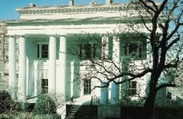 President Lincoln takes a tour to richmond to go to the Confederate White House