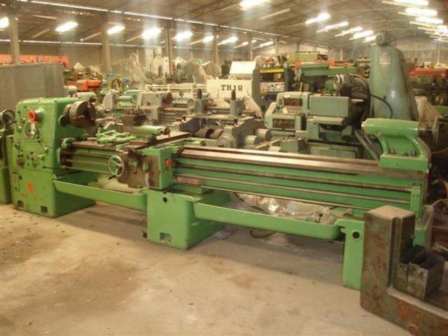 Empezó la industria de los plásticos.