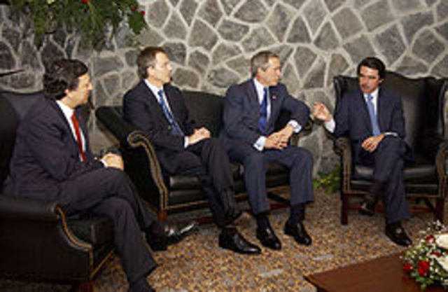 Bush heads of governments of the United Kingdom, Spain and Portugal, at a summit for going to war in Iraq