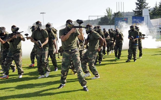 Atacan el buque de guerra USS