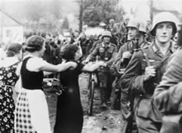 German takes Sudetenland and Annexes Czechoslavakia