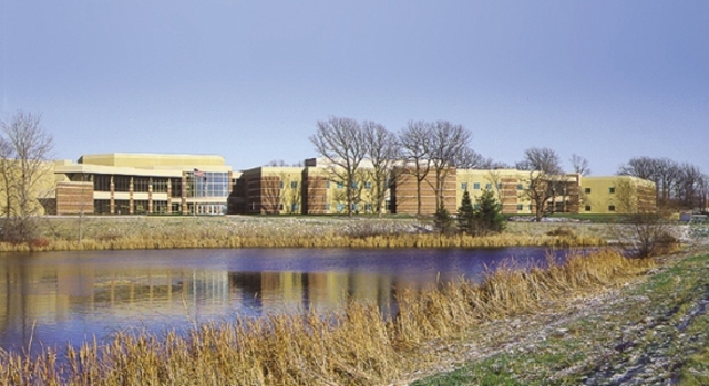 Asistía a Albert Lea High School.