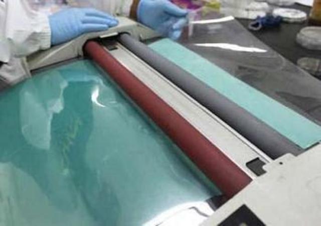 Papel electrónico flexible basado en grafeno