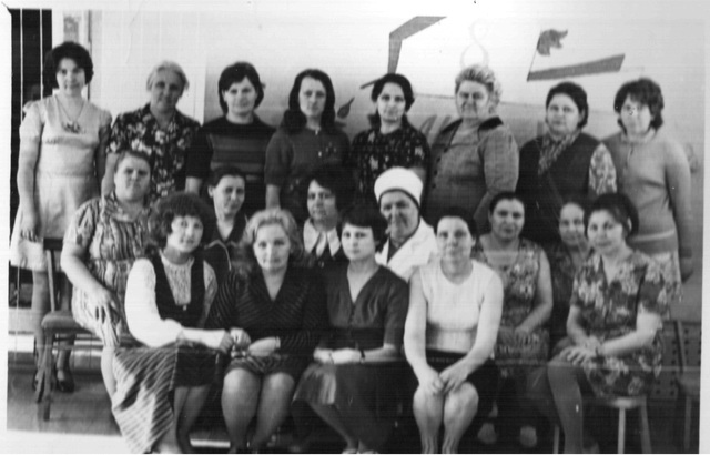 Коллектив  яслей – сада