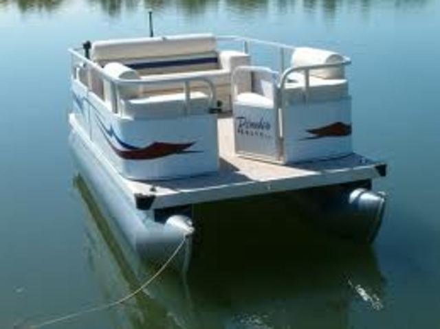 I got to drive my aunt's boat at Lake of the Ozarks