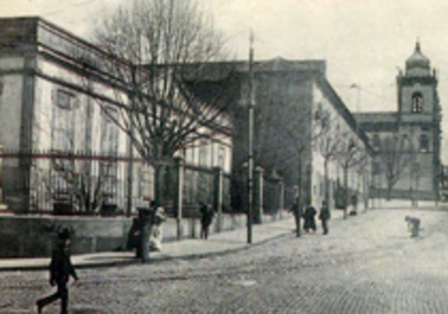 Fundação das escolas Régias de Cirurgia de Lisboa e Porto.