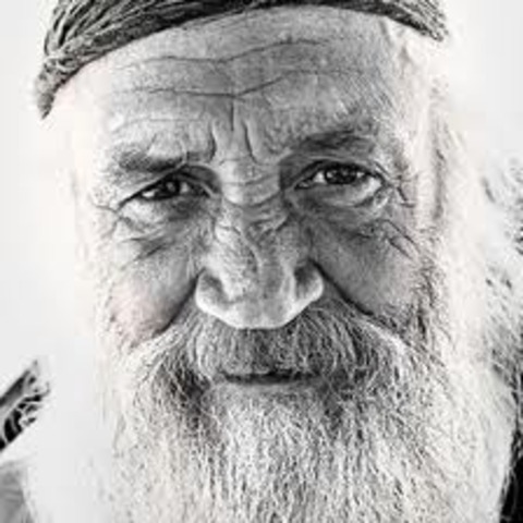 Muller wird von Bruno geweckt. Bruno nimmt ihn um etwas zu essen und machen Pläne wieder kennen zu lernen.