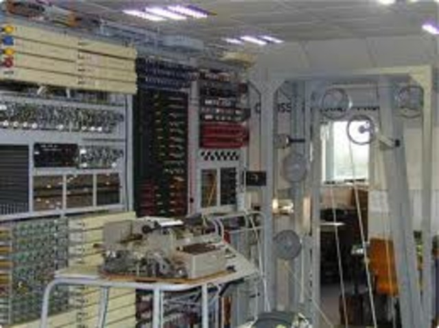 First electronic computers in US, UK, and Germany