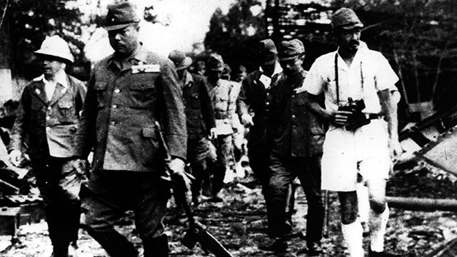 Singapore falls to Japanese.