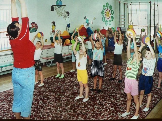 Приоритетными в деятельности ДОУ являются физкультурно–оздоровительное и лечебно профилактическое направление.В детском саду созданы все условия для оздоровления, профилактического лечения, воспитательно–образовательного процесса, организации питания.