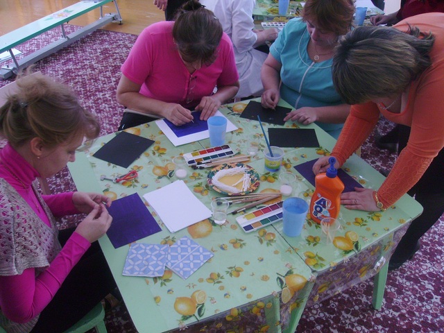 Мастер класс для педагогов ДОУ по нетрадиционным способам рисования проводят воспитатели: Полетаева О.В. и Панина Т.Е.