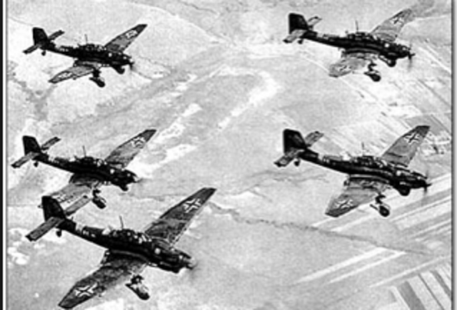 Germany invades poland iniating World War II in Europa