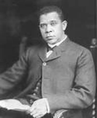 Booker T Washington becomes head of Tuskegee Institute