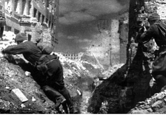 6th army encircled and trapped in Stalingrad.
