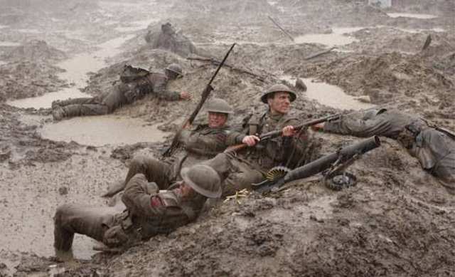 Los británicos lanzan una ofensiva en Flandes, sin embargo, no consiguen romper el frente.