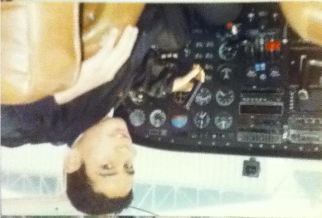 Mi hermano inició una carrera como piloto